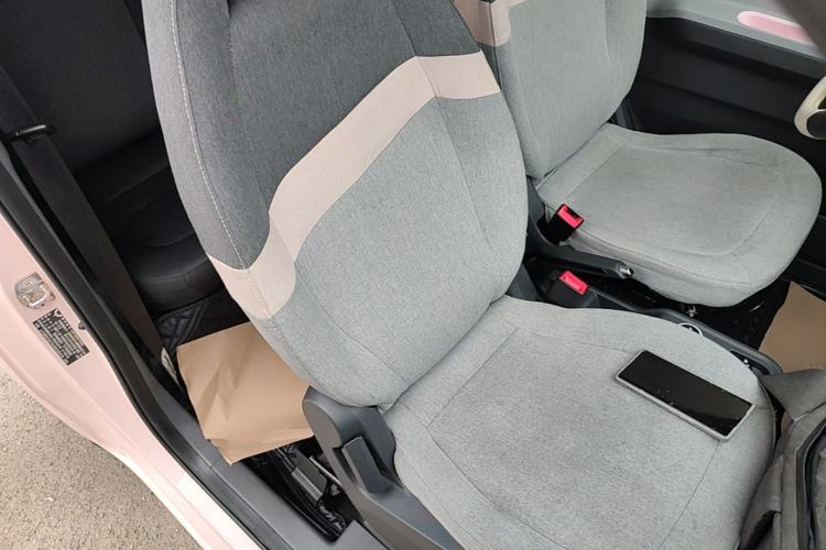 Used Wuling Hongguang MINIEV 2021 Macaron Fashion Model Lithium Iron Phosphate Right Front Seat