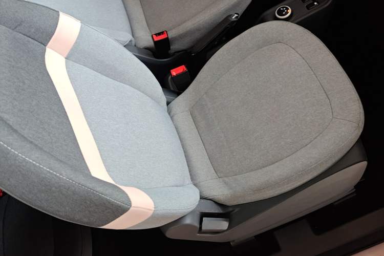 Used Wuling Hongguang MINIEV 2021 Macaron Premium Model – Lithium Iron Phosphate Right Front Seat