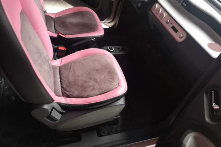 Used Wuling Hongguang MINIEV 2021 Macaron Premium Model – Lithium Iron Phosphate Right Front Seat