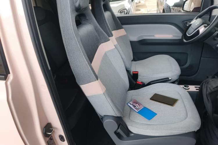 Used Wuling Hongguang MINIEV 2021 Macaron Premium Model – Lithium Iron Phosphate Right Front Seat