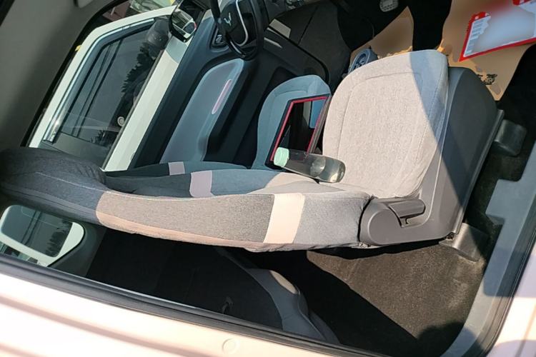 Used Wuling Hongguang MINIEV 2021 Macaron Fashion Model Lithium Iron Phosphate Right Front Seat