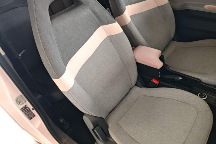 Used Wuling Hongguang MINIEV 2021 Macaron Fashion Edition Lithium-Ion Battery Right Front Seat