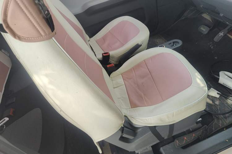 Used Wuling Hongguang MINIEV 2021 Macaron Premium Model – Lithium Iron Phosphate Right Front Seat