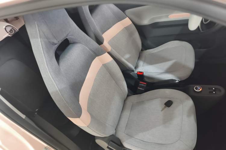Used Wuling Hongguang MINIEV 2021 Macaron Fashion Model Lithium Iron Phosphate Right Front Seat