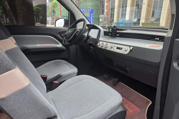 Used Wuling Hongguang MINIEV 2021 Macaron Premium Model – Lithium Iron Phosphate Right Front Seat