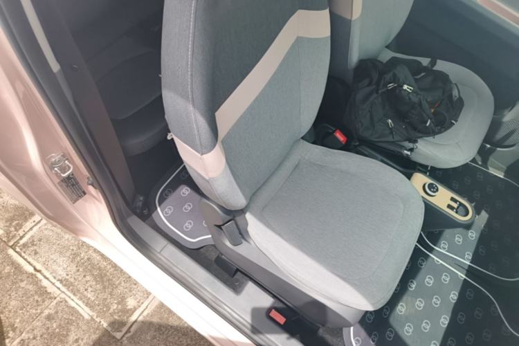 Used Wuling Hongguang MINIEV 2021 Macaron Fashion Model Lithium Iron Phosphate Right Front Seat