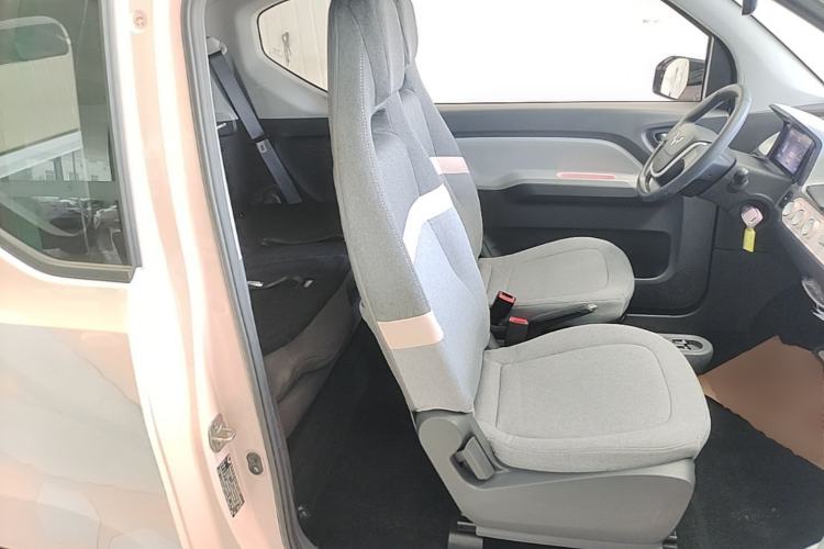 Used Wuling Hongguang MINIEV 2021 Macaron Fashion Edition Lithium-Ion Battery Right Front Seat