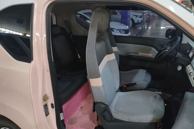 Used Wuling Hongguang MINIEV 2021 Macaron Fashion Model Lithium Iron Phosphate Right Front Seat
