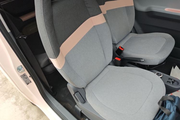 Used Wuling Hongguang MINIEV 2021 Macaron Fashion Model Lithium Iron Phosphate Right Front Seat