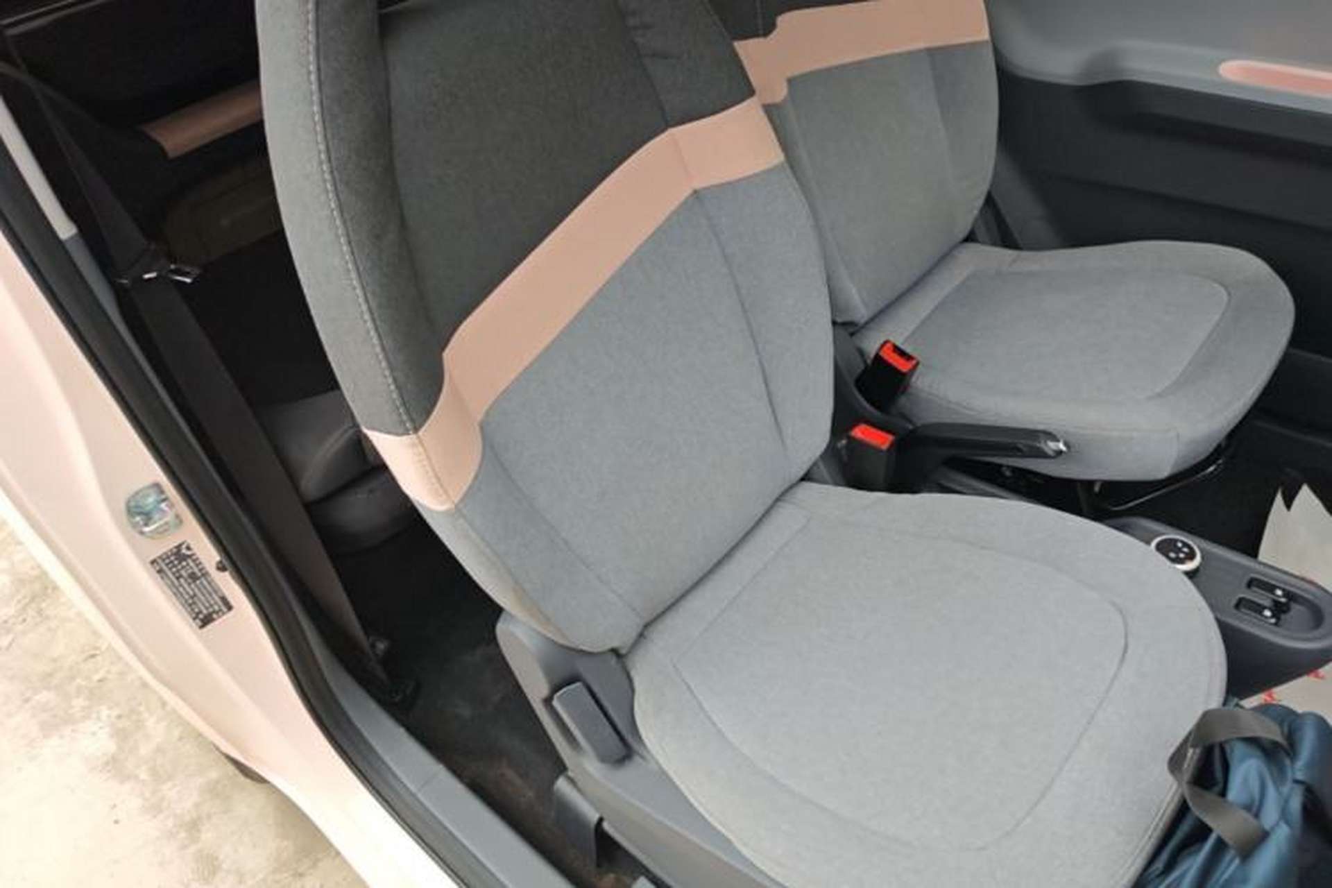 Used Wuling Hongguang MINIEV 2021 Macaron Fashion Model Lithium Iron Phosphate Right Front Seat