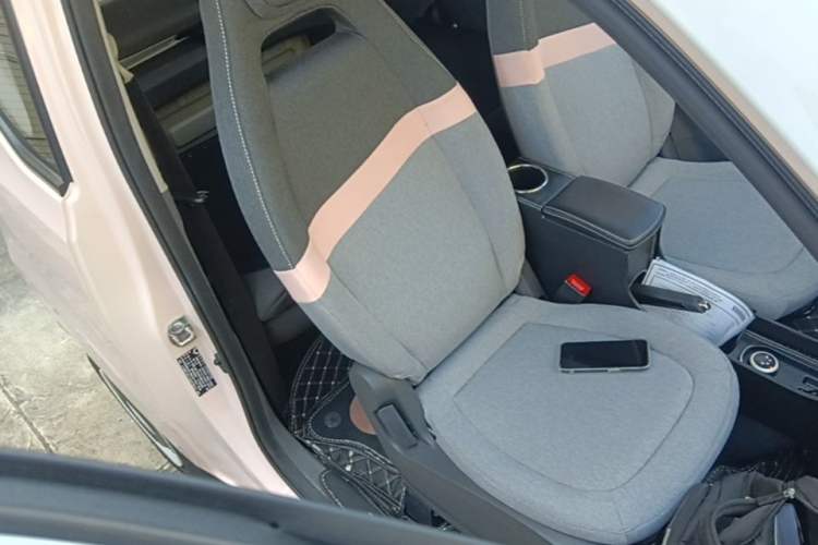 Used Wuling Hongguang MINIEV 2021 Macaron Premium Model – Lithium Iron Phosphate Right Front Seat