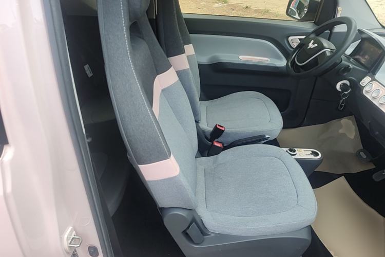 Used Wuling Hongguang MINIEV 2021 Macaron Fashion Edition Lithium-Ion Battery Right Front Seat