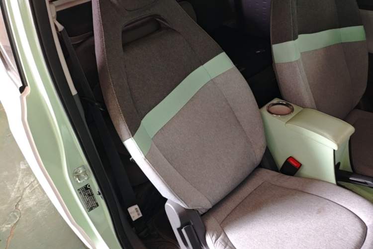 Used Wuling Hongguang MINIEV 2021 Macaron Fashion Model Lithium Iron Phosphate Right Front Seat