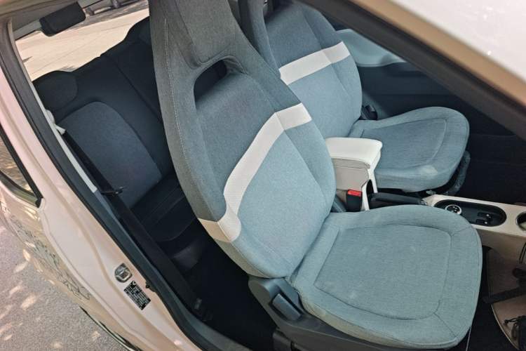 Used Wuling Hongguang MINIEV 2021 Macaron Premium Model – Lithium Iron Phosphate Right Front Seat