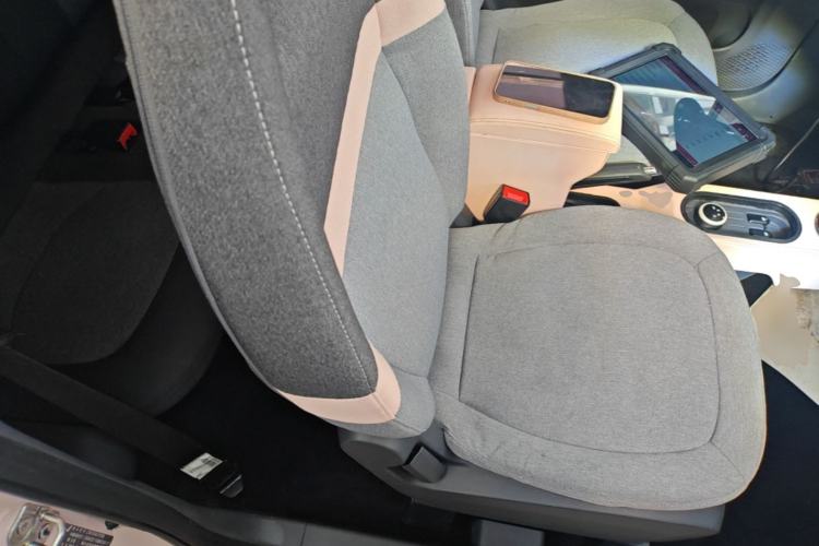Used Wuling Hongguang MINIEV 2021 Macaron Fashion Model Lithium Iron Phosphate Right Front Seat