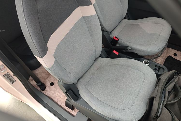 Used Wuling Hongguang MINIEV 2021 Macaron Fashion Edition Lithium-Ion Battery Right Front Seat