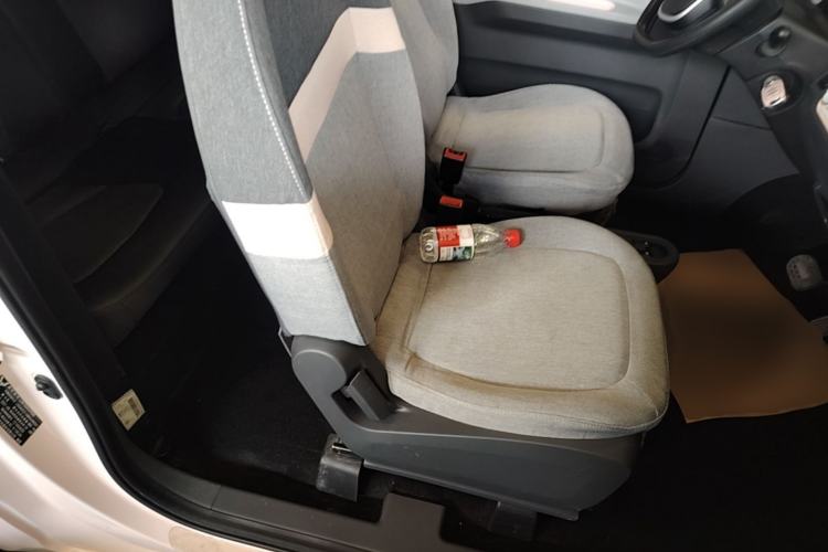 Used Wuling Hongguang MINIEV 2021 Macaron Fashion Model Lithium Iron Phosphate Right Front Seat
