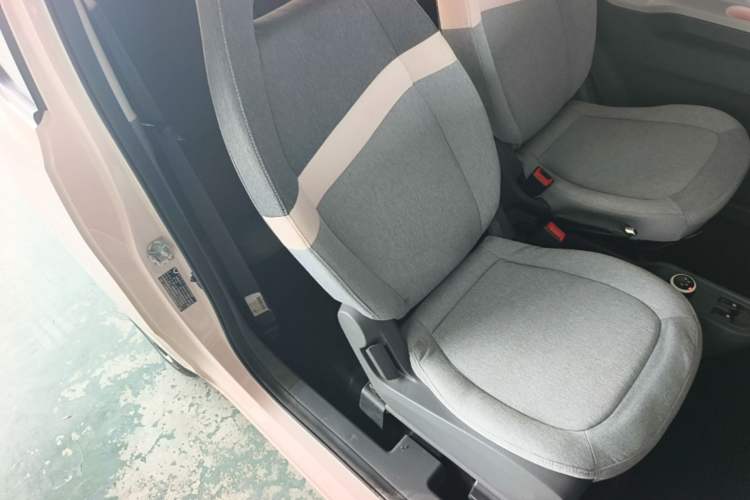 Used Wuling Hongguang MINIEV 2021 Macaron Premium Model – Lithium-NMC Right Front Seat