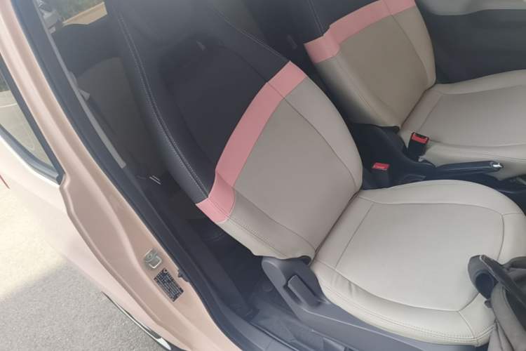 Used Wuling Hongguang MINIEV 2021 Macaron Fashion Model Lithium Iron Phosphate Right Front Seat
