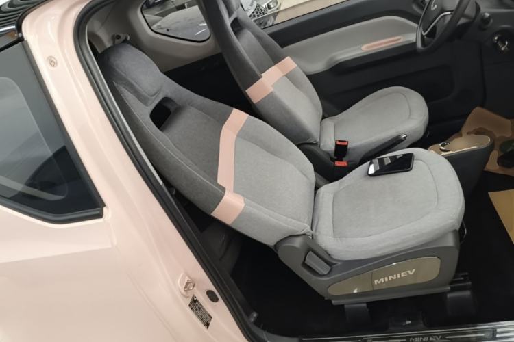 Used Wuling Hongguang MINIEV 2021 Macaron Premium Model – Lithium Iron Phosphate Right Front Seat