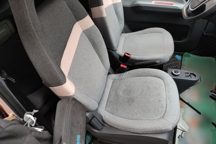 Used Wuling Hongguang MINIEV 2021 Macaron Premium Model – Lithium-NMC Right Front Seat