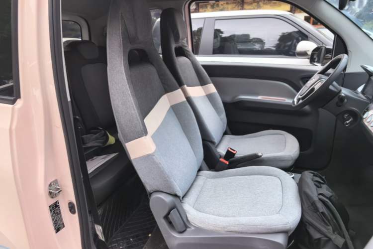 Used Wuling Hongguang MINIEV 2021 Macaron Premium Model – Lithium Iron Phosphate Right Front Seat