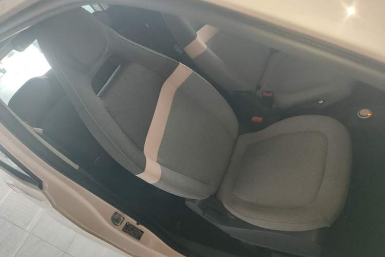 Used Wuling Hongguang MINIEV 2021 Macaron Fashion Edition Lithium-Ion Battery Right Front Seat