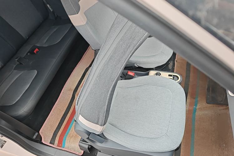 Used Wuling Hongguang MINIEV 2021 Macaron Fashion Model Lithium Iron Phosphate Right Front Seat