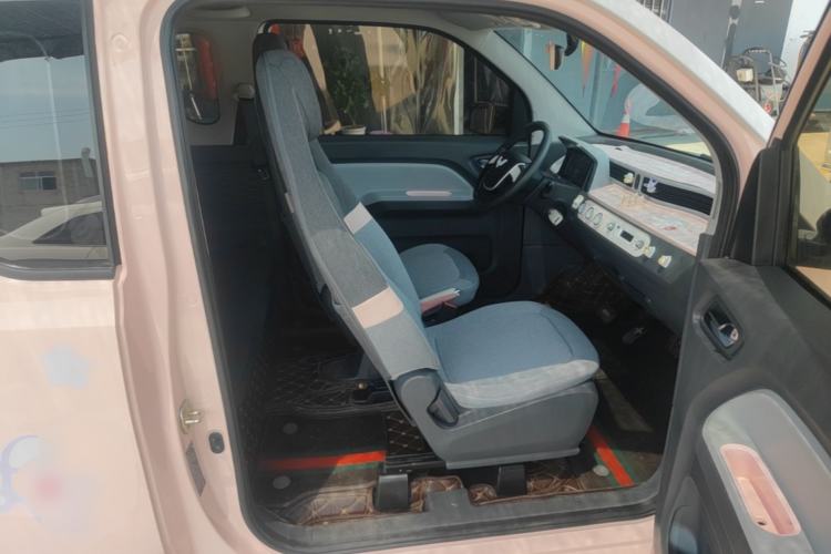 Used Wuling Hongguang MINIEV 2021 Macaron Premium Model – Lithium-NMC Right Front Seat