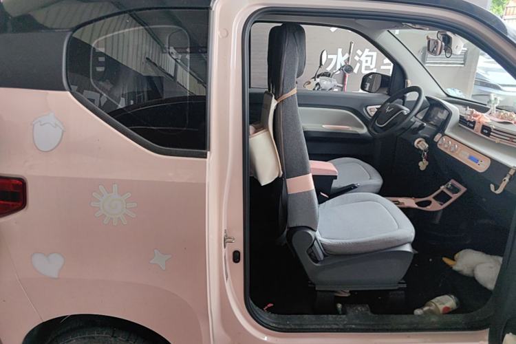 Used Wuling Hongguang MINIEV 2021 Macaron Fashion Edition Lithium-Ion Battery Right Front Seat