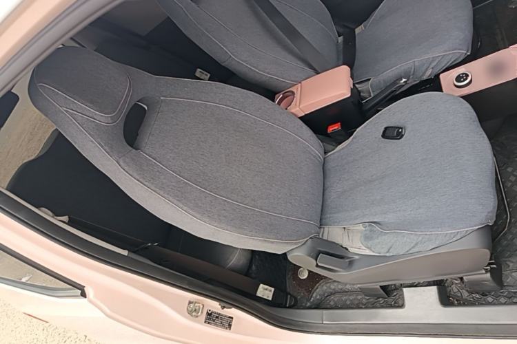 Used Wuling Hongguang MINIEV 2021 Macaron Fashion Model Lithium Iron Phosphate Right Front Seat