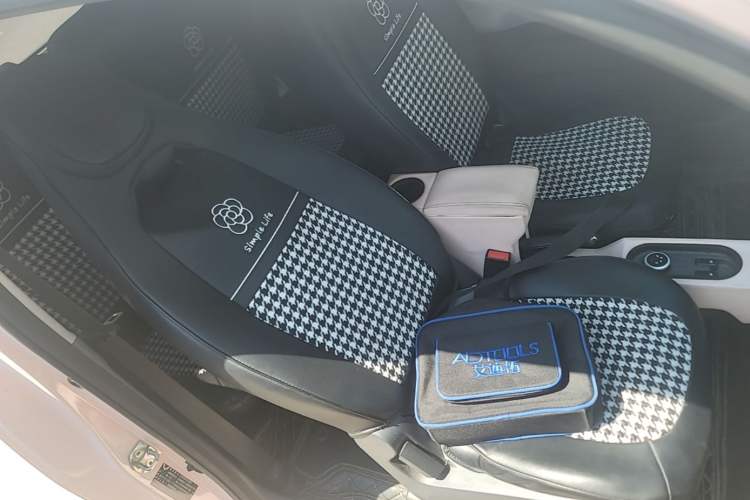 Used Wuling Hongguang MINIEV 2021 Macaron Fashion Edition Lithium-Ion Battery Right Front Seat