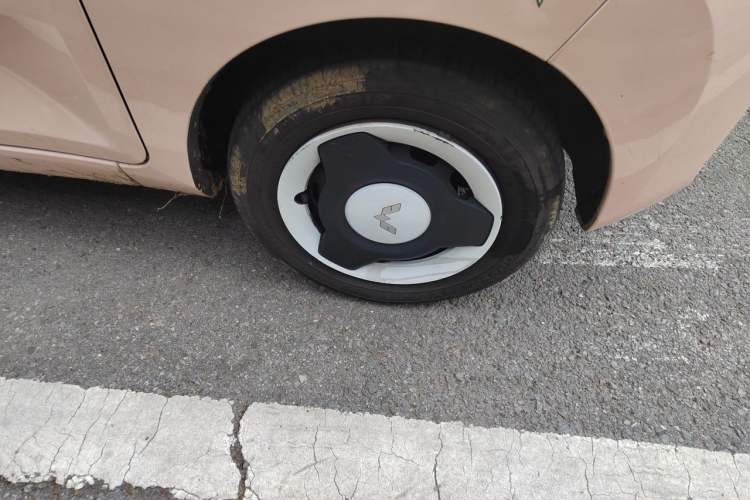 Used Wuling Hongguang MINIEV 2021 Macaron Premium Model – Lithium Iron Phosphate Right Front Wheel Hub