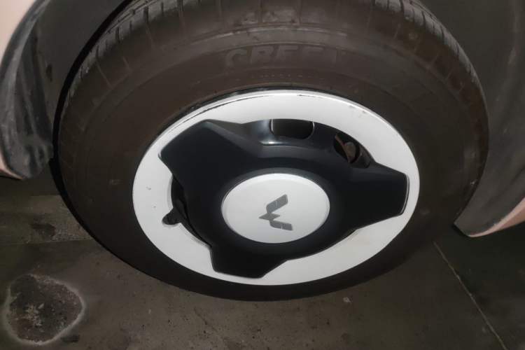 Used Wuling Hongguang MINIEV 2021 Macaron Premium Model – Lithium Iron Phosphate Right Front Wheel Hub