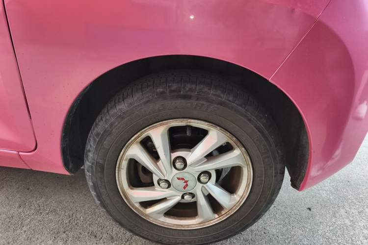 Used Wuling Hongguang MINIEV 2021 Macaron Premium Model – Lithium-NMC Right Front Wheel Hub