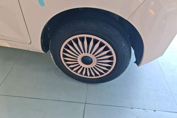 Used Wuling Hongguang MINIEV 2021 Macaron Premium Model – Lithium Iron Phosphate Right Front Wheel Hub