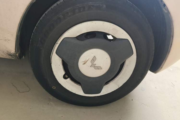 Used Wuling Hongguang MINIEV 2021 Macaron Premium Model – Lithium Iron Phosphate Right Front Wheel Hub