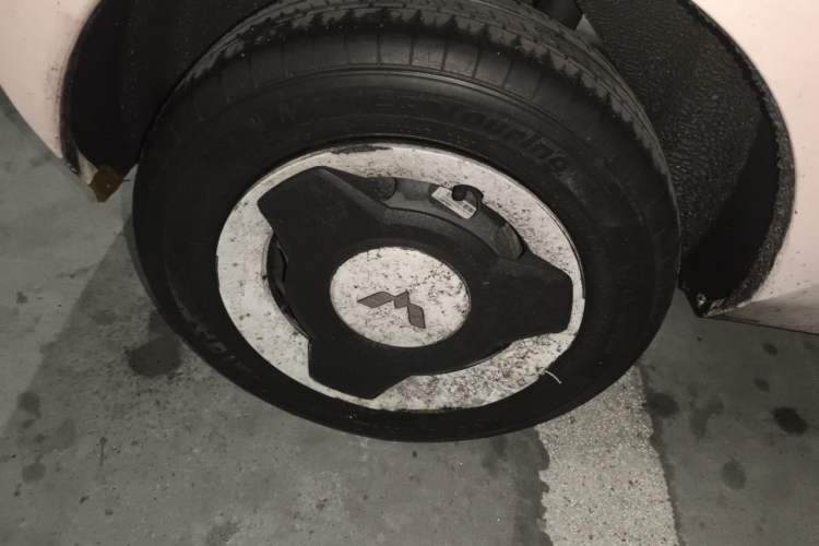 Used Wuling Hongguang MINIEV 2021 Macaron Premium Model – Lithium Iron Phosphate Right Front Wheel Hub