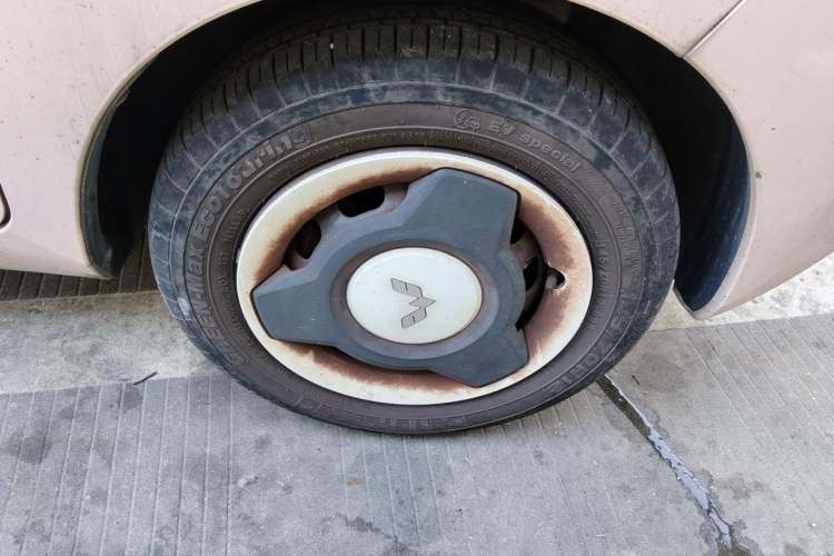 Used Wuling Hongguang MINIEV 2021 Macaron Premium Model – Lithium Iron Phosphate Right Front Wheel Hub