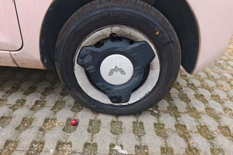 Used Wuling Hongguang MINIEV 2021 Macaron Premium Model – Lithium Iron Phosphate Right Front Wheel Hub