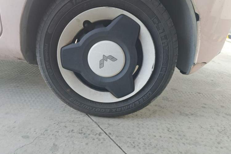Used Wuling Hongguang MINIEV 2021 Macaron Premium Model – Lithium-NMC Right Front Wheel Hub