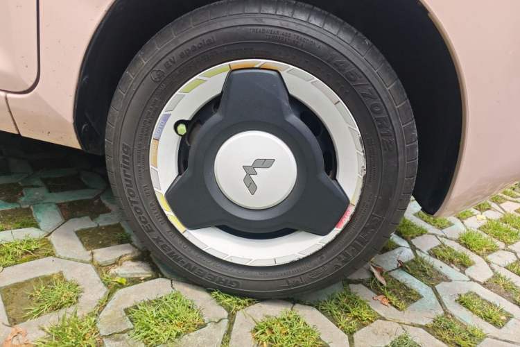 Used Wuling Hongguang MINIEV 2021 Macaron Premium Model – Lithium-NMC Right Front Wheel Hub