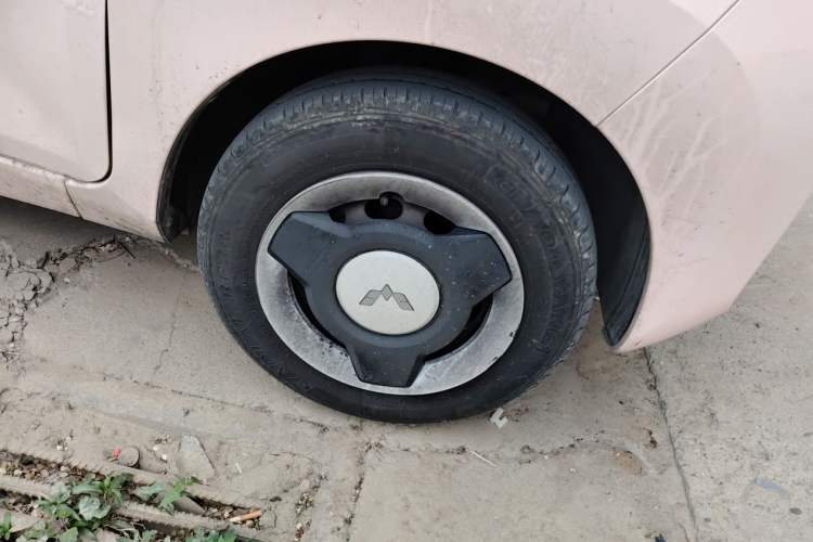 Used Wuling Hongguang MINIEV 2021 Macaron Premium Model – Lithium Iron Phosphate Right Front Wheel Hub