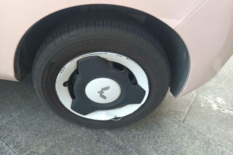 Used Wuling Hongguang MINIEV 2021 Macaron Premium Model – Lithium Iron Phosphate Right Front Wheel Hub