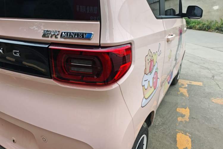 Used Wuling Hongguang MINIEV 2021 Macaron Premium Model – Lithium Iron Phosphate Right Rear Taillight