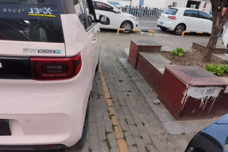 Used Wuling Hongguang MINIEV 2021 Macaron Fashion Model Lithium Iron Phosphate Right Rear Taillight