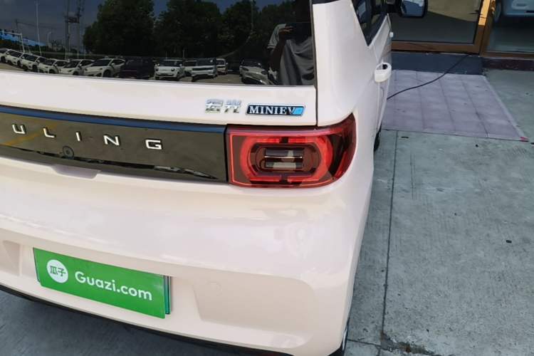 Used Wuling Hongguang MINIEV 2021 Macaron Premium Model – Lithium Iron Phosphate Right Rear Taillight