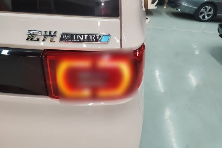 Used Wuling Hongguang MINIEV 2021 Macaron Premium Model – Lithium Iron Phosphate Right Rear Taillight