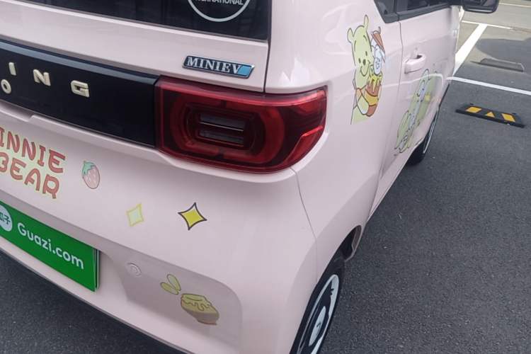 Used Wuling Hongguang MINIEV 2021 Macaron Premium Model – Lithium Iron Phosphate Right Rear Taillight