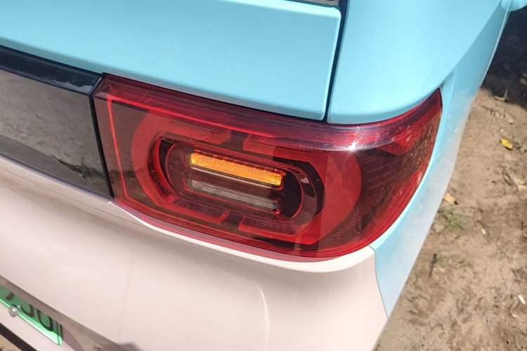 Used Wuling Hongguang MINIEV 2021 Macaron Fashion Model Lithium Iron Phosphate Right Rear Taillight